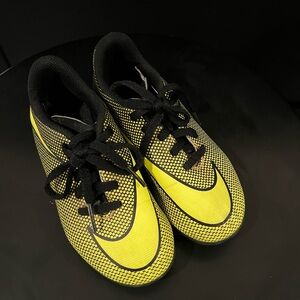 Nike Black and Yellow Athletic cleats